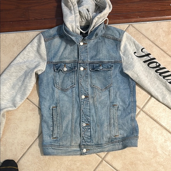 Hollister women’s Denim and Gray Jacket - Picture 4 of 4